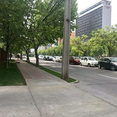 Mirando A Parque Arauco Apartment Santiago Exterior photo